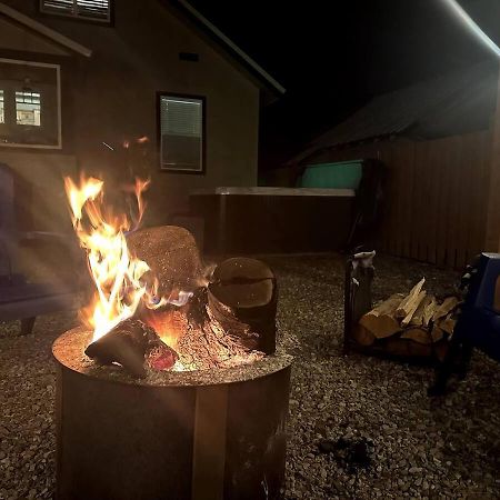 Close To Hiawatha Tr And Biking With Hot Tub ウォレス エクステリア 写真
