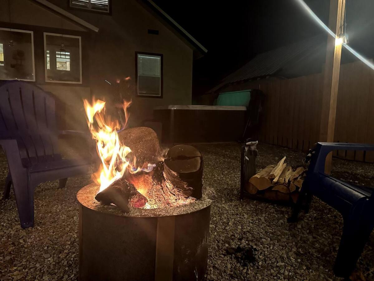 Close To Hiawatha Tr And Biking With Hot Tub ウォレス エクステリア 写真
